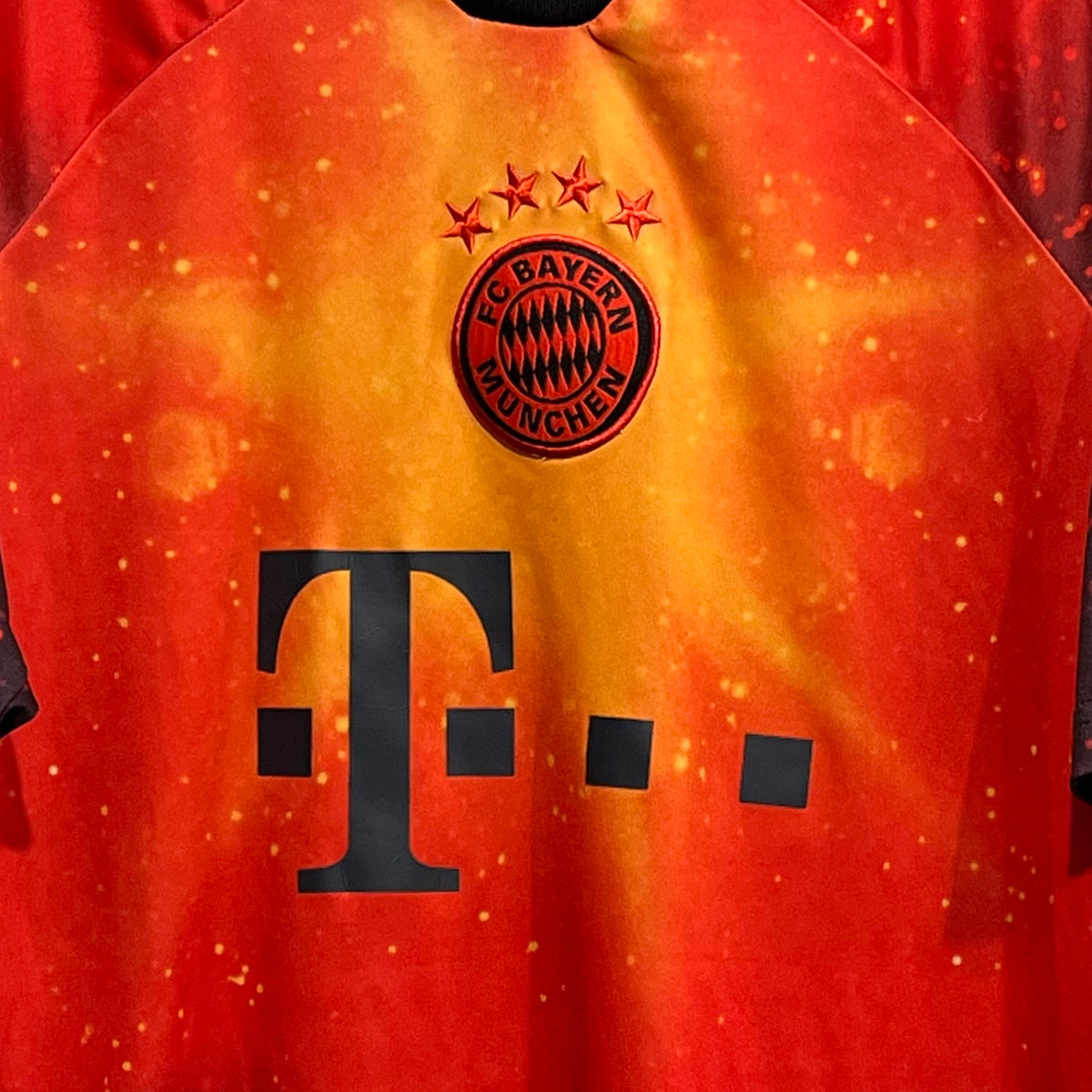 Bayern Munich Jersey M – Laundry - Main Image