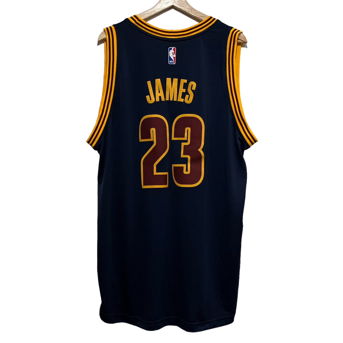 LeBron James Cleveland Cavaliers Jersey Youth XL – Laundry