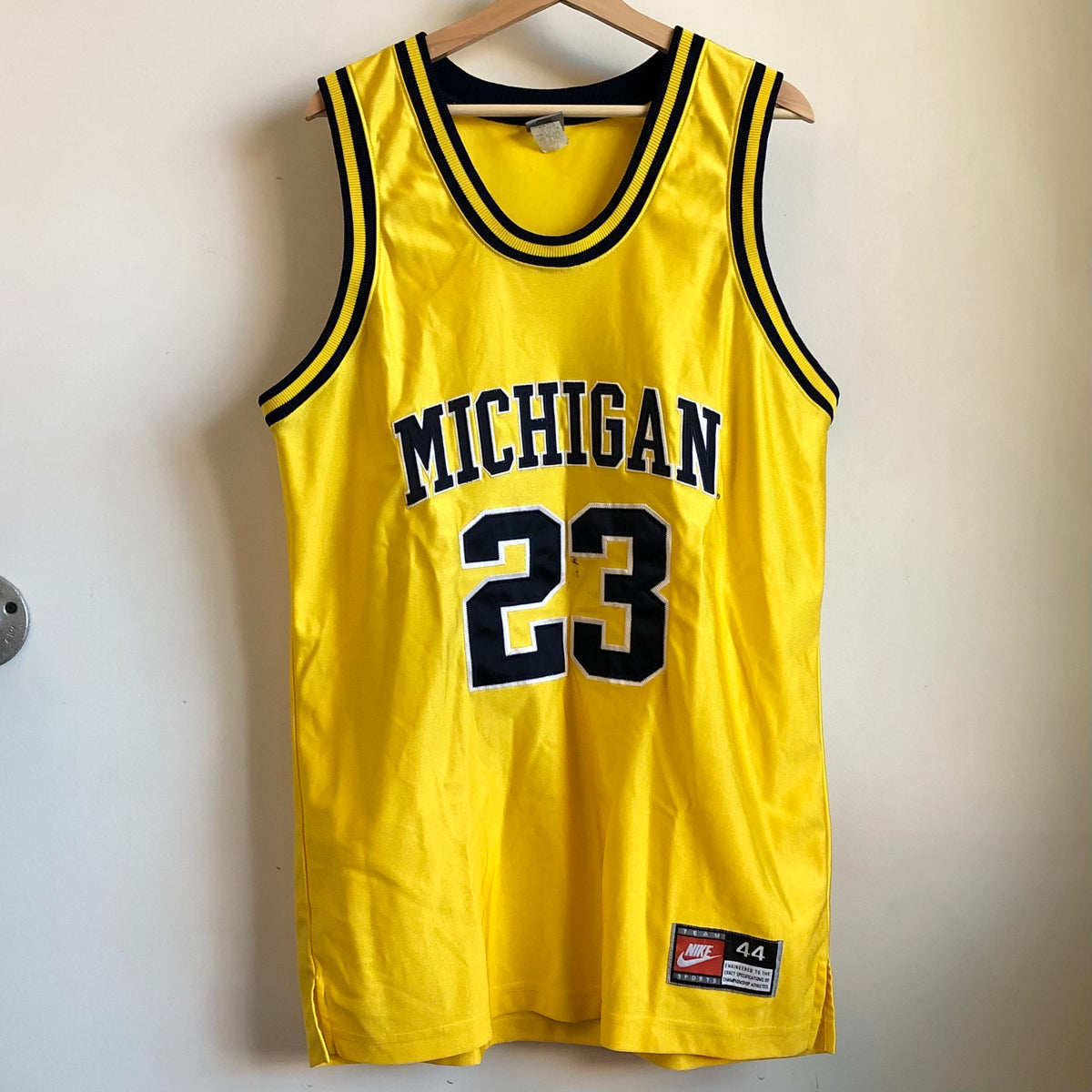 Footlocker, Shirts, University Of Michigan Wolverines Basketball Jersey  Foot Locker Sewn Xl Vintage