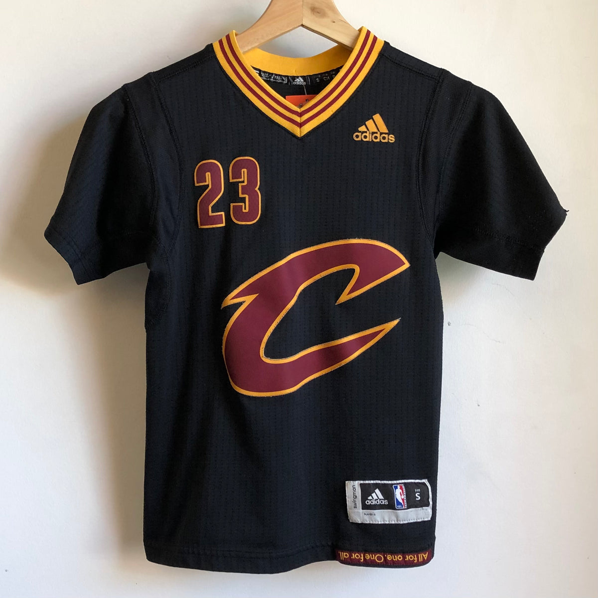 LeBron James Cleveland Cavaliers Jersey Youth S Laundry