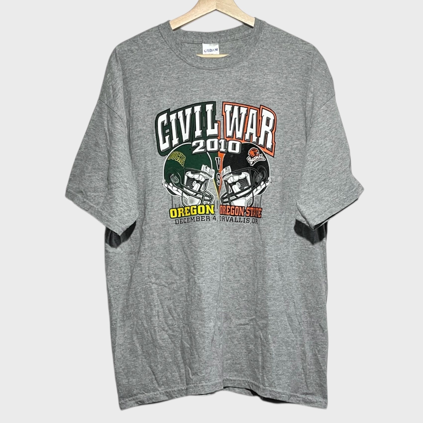 Oregon Ducks / Oregon State OSU Beavers Football 2010 Civil War Game Tee Shirt XL