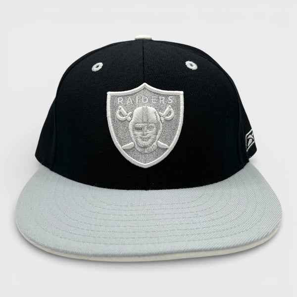 Vintage Oakland Raiders Football Fitted Hat 7 3/4
