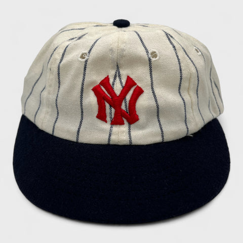 Vintage 1970s New York Yankees Short-Bill Fitted Hat 7 1/2