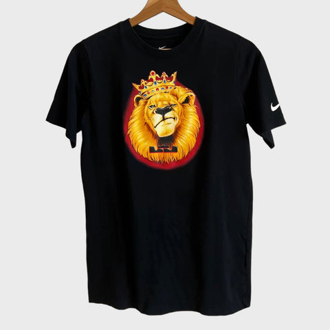 LeBron James Lion Shirt Youth XL