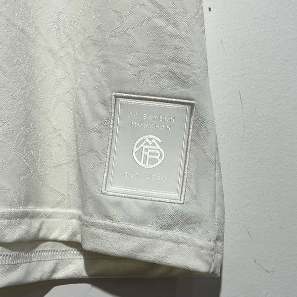Bayern Munich 2023/24 Oktoberfest Third Soccer Jersey M
