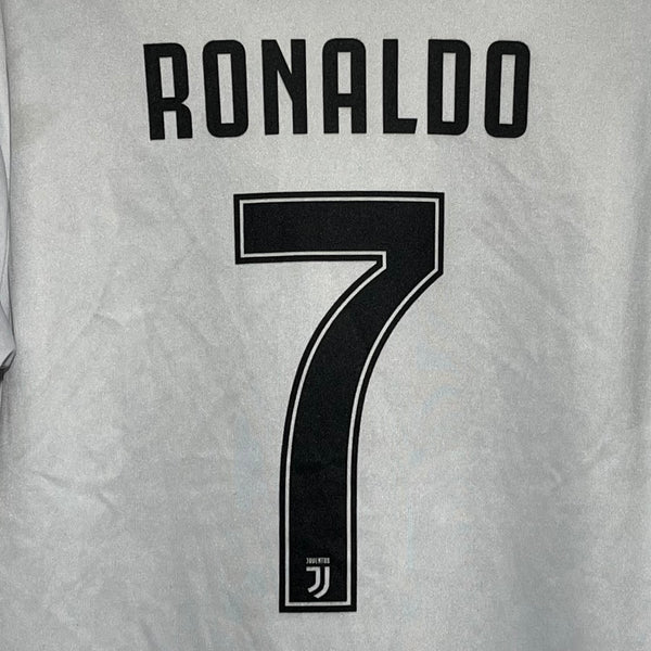 Vintage Cristiano Ronaldo Juventus Home Jersey Youth S