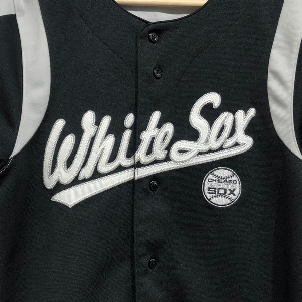 VINTAGE MAJESRIC CHICAGO WHITE SOX JERSEY IN SIZE M