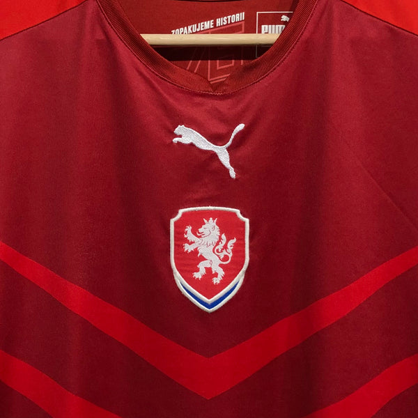 2016/17 Czech Republic Home Soccer Jersey M