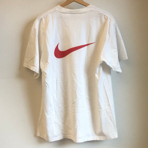 vaas Leven van snor Vintage Nike Shop Shirt Big Swoosh L – Laundry