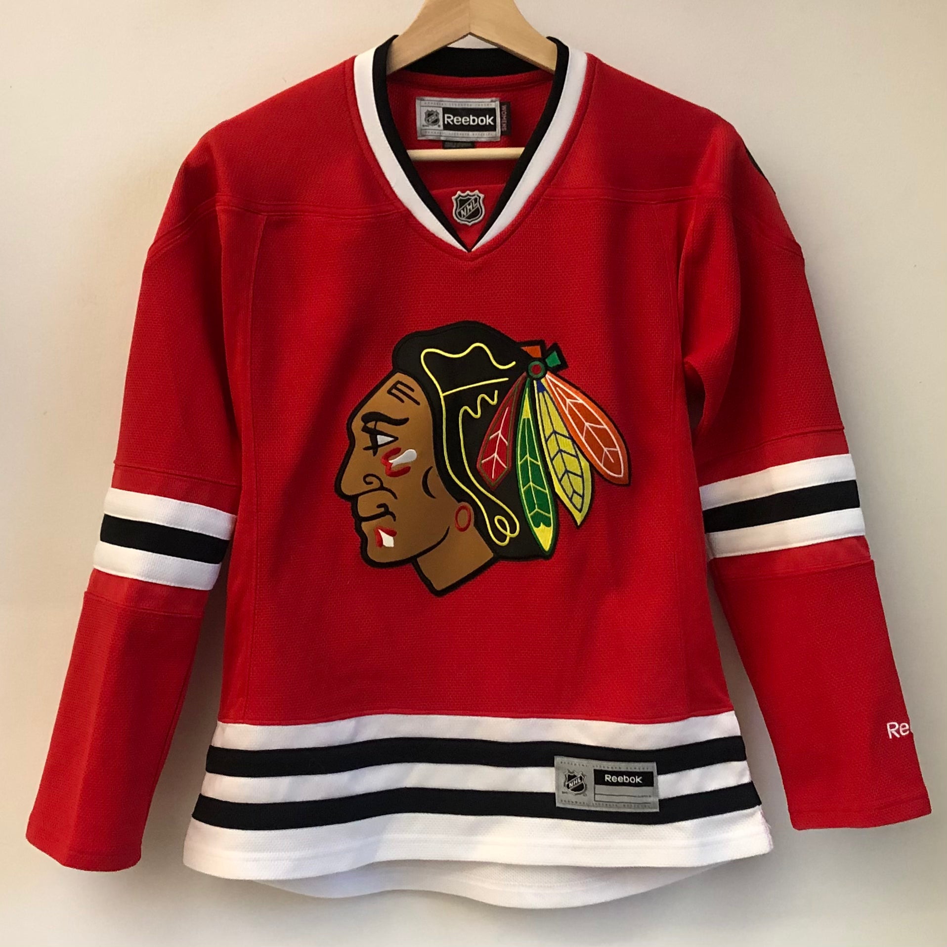 Womens black on sale blackhawks jersey