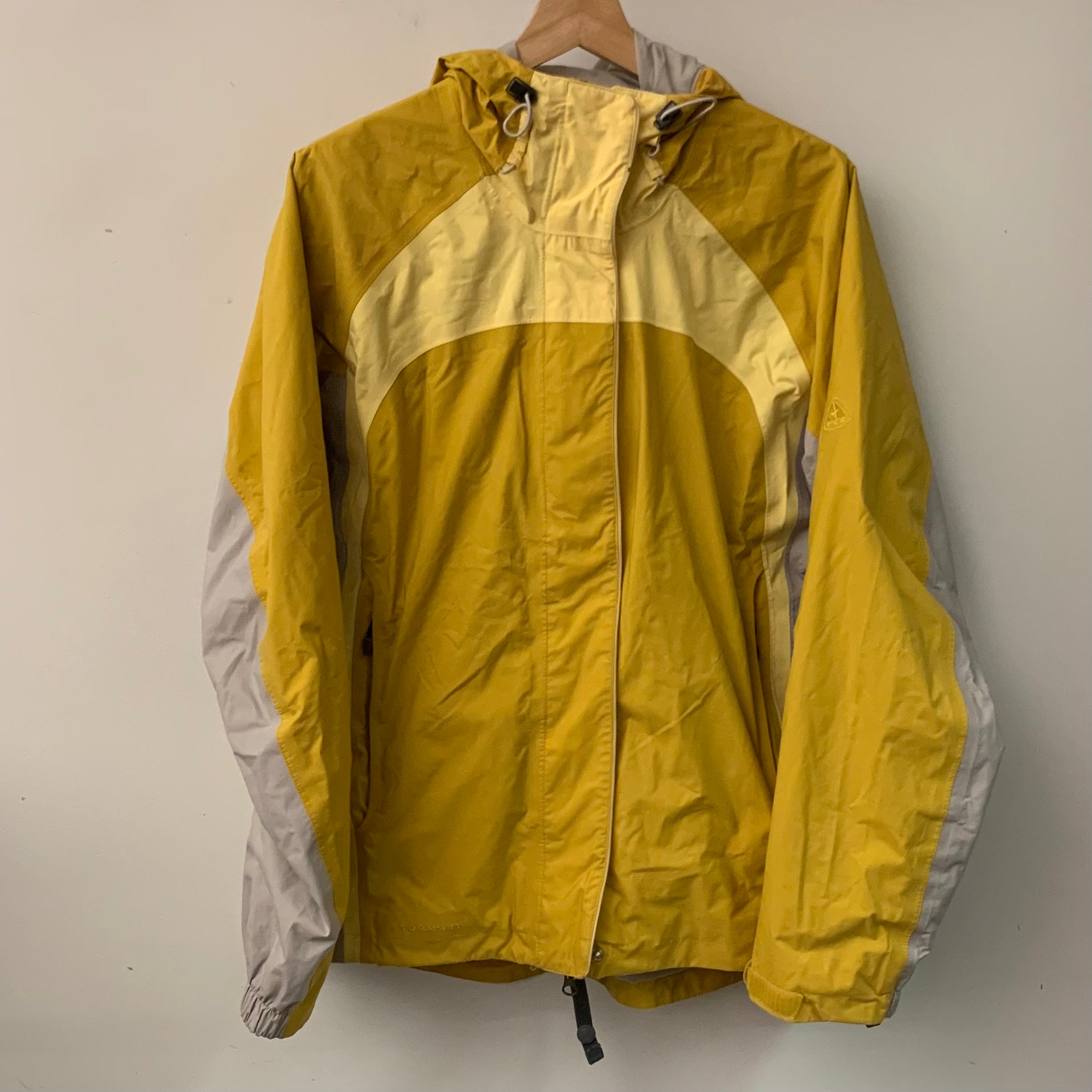 Yellow nike 2025 windbreaker womens